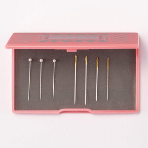 Clover Magnetic Needle Holder, Select Colour (Pink or Blue)